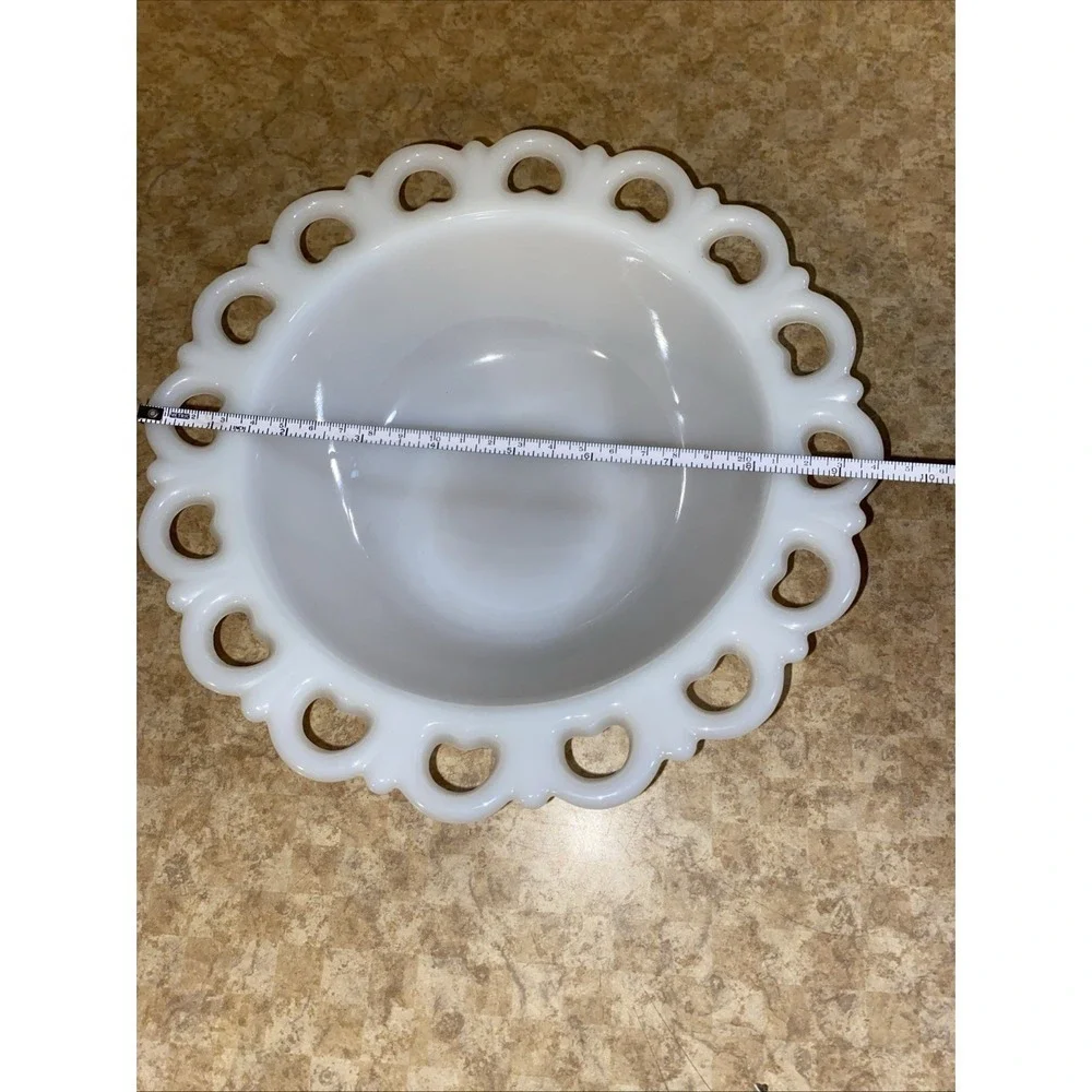Vintage‎ Westmoreland Old Colony Milk Glass 9.5